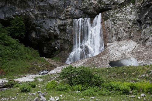 gegskiy-vodopad-abhaziya